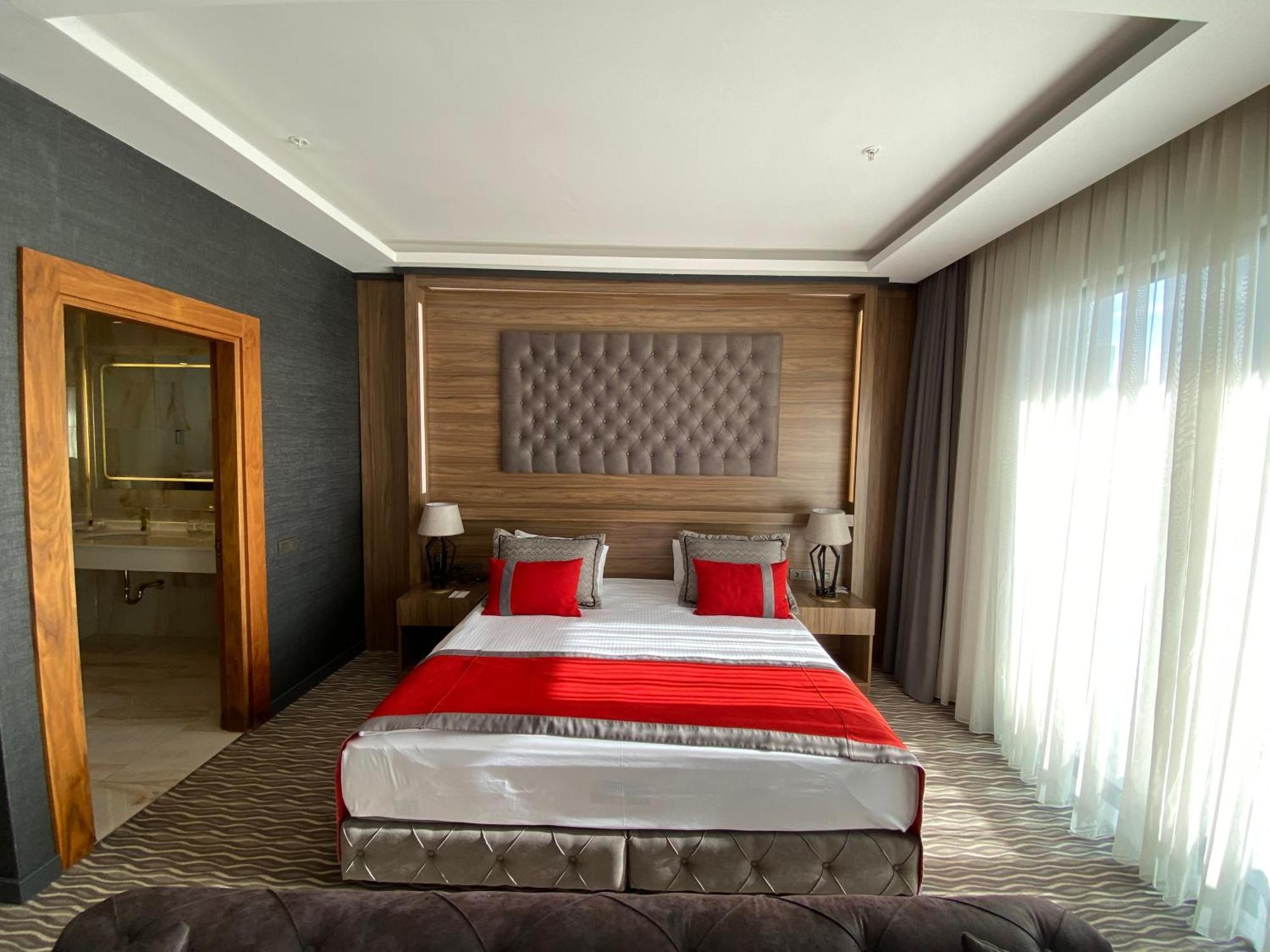 Ramada By Wyndham Nigde Hotel Exterior foto