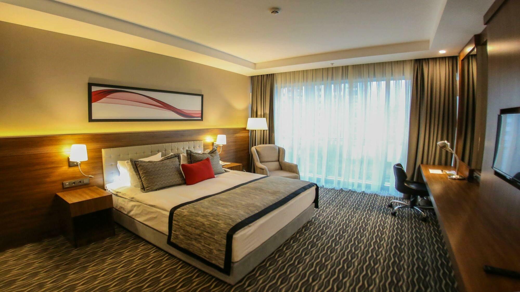Ramada By Wyndham Nigde Hotel Exterior foto